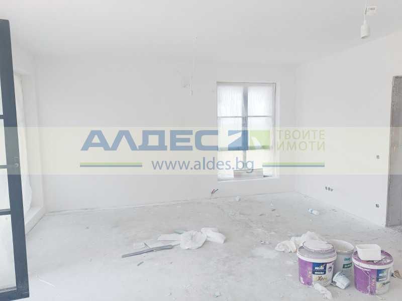 Продава се Тристаен апартамент в София, Лагера - 150 кв.м за 2600 €/кв.м - Снимка #2