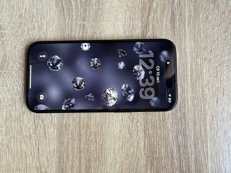 IPhone 15 256 ГБ еще на гарантии