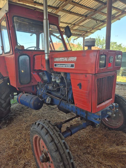 2 Tractore u650.