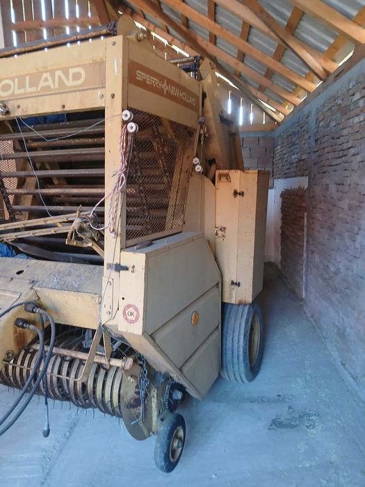 Presa baloti rotunzi New Holland