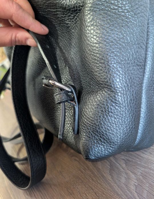 Vând rucsac piele naturala model Laura Maxim