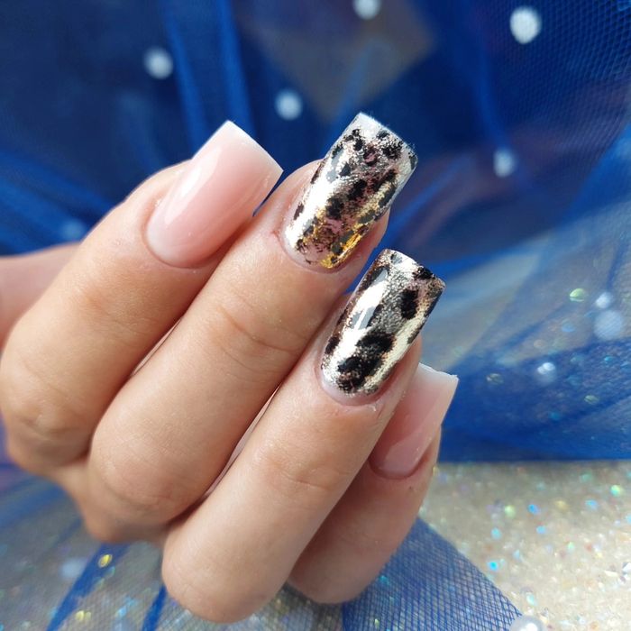 Unghii cu gel și semi