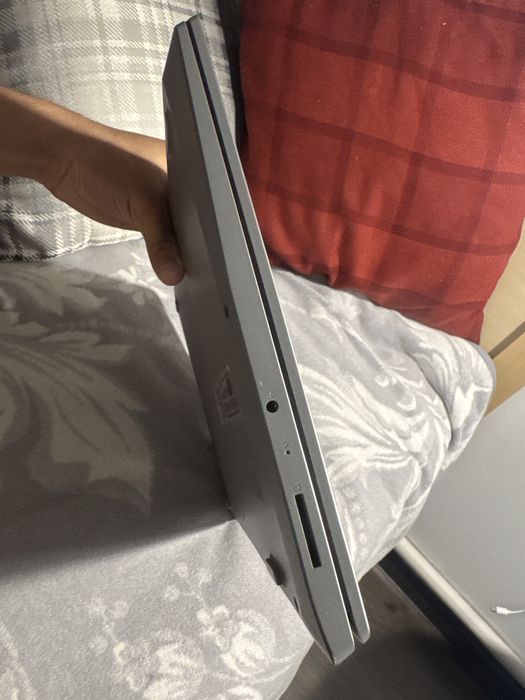 Продается ноутбук Lenovo Ideapad3 8/256