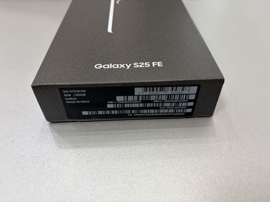 Samsung Galaxy S25 FE, 256 GB, 8 GB RAM, IcyBlue, nou la cutie