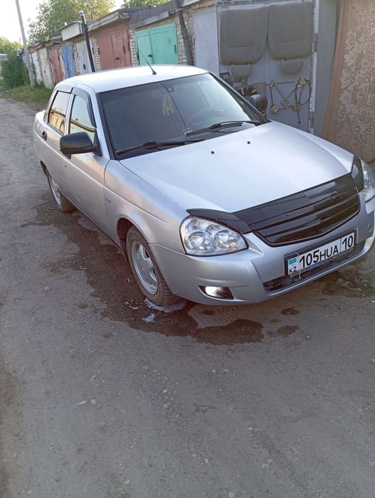 Продам приору седан
