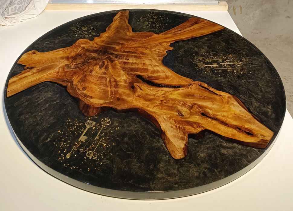 Vând masa lemn si rășină epoxidica cu rezistență UV