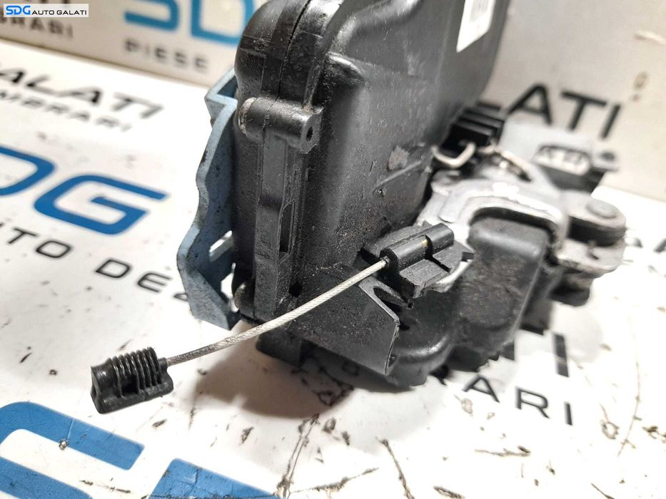 Broasca Incuietoare 9 Pini Usa Portiera Dreapta Fata Volkswagen Golf 5 2004 - 2008 Cod 3D2837016J 26J-3D2837016J [N0346]