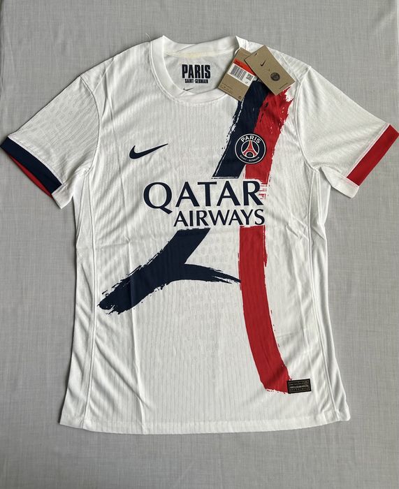 Футболни екипи | Футболни тениски