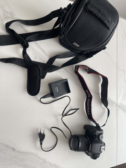 Фотокамера Canon EOS 600D