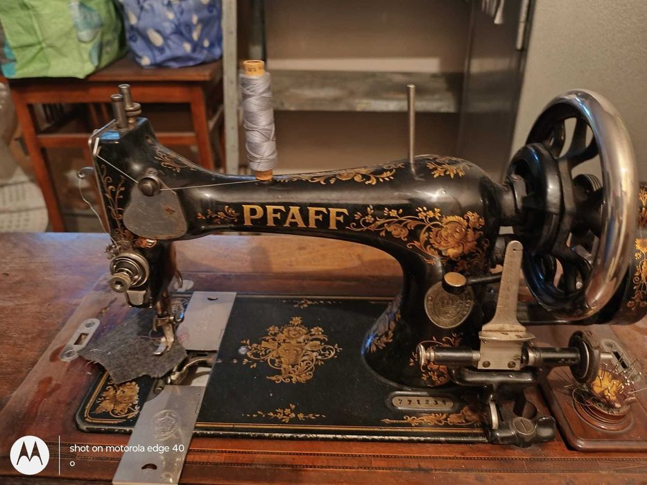 Masina de cusut vintage Pfaff