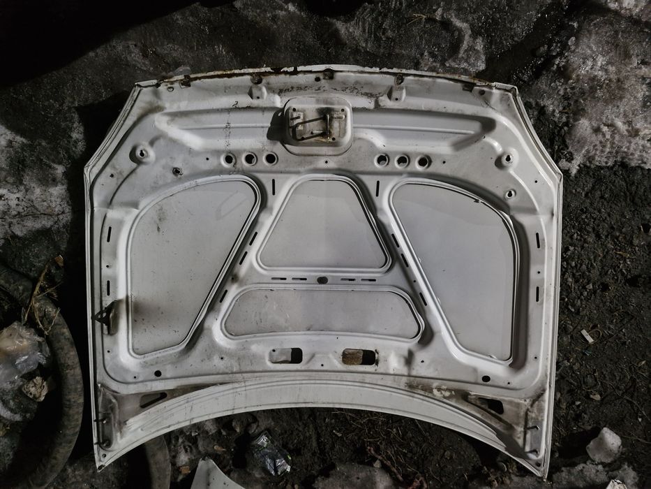 Продам капот приора