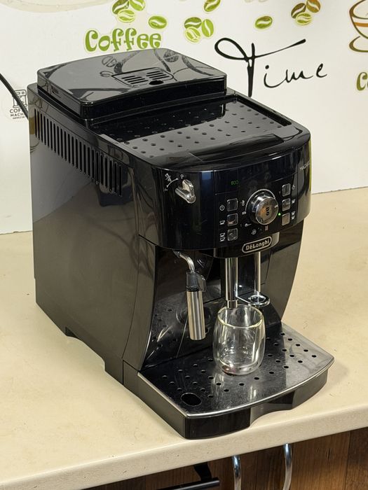 Кафемашина кафе автомат delonghi magnifica S с гаранция