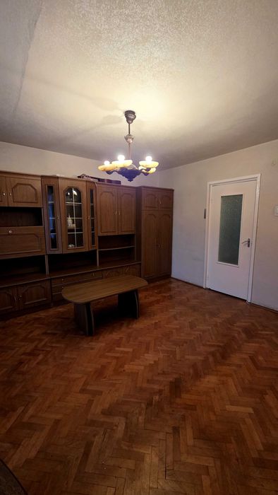 Vând apartament 3 camere în Târgu Mureș, zonă liniștită și verde, str. Moldovei