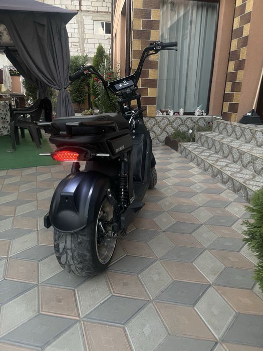 Vand scuter electric