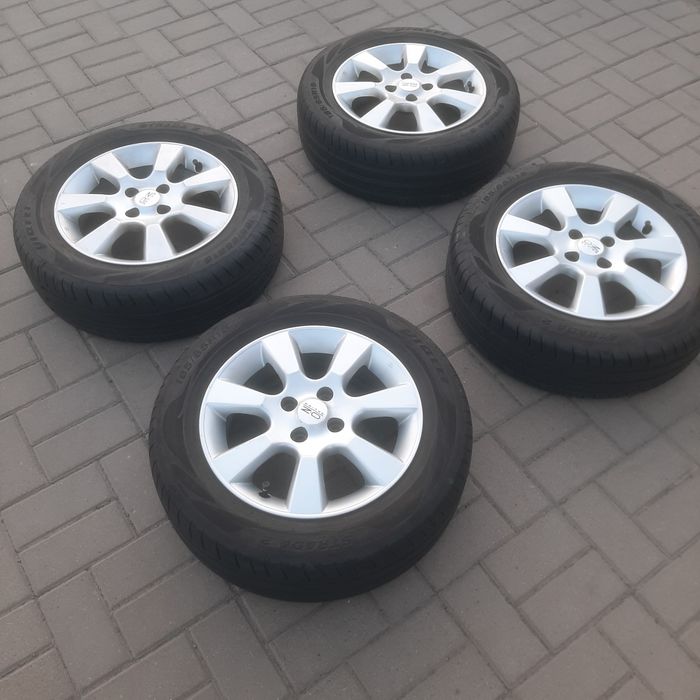 Продам 185 65 R15 шины с дисками комплект