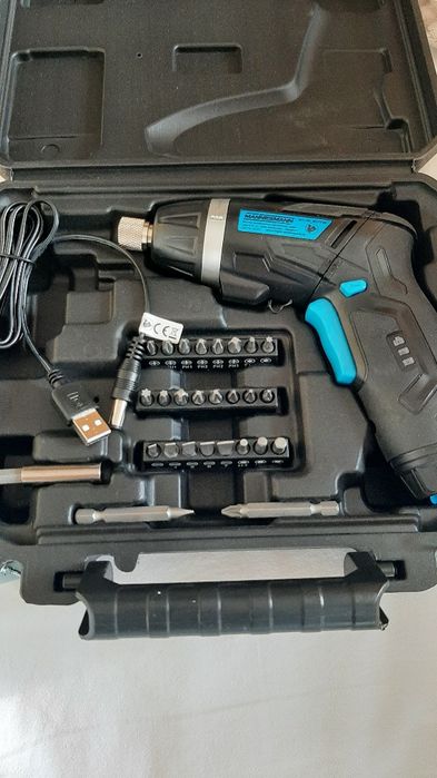 Комплект акумулаторна отверка