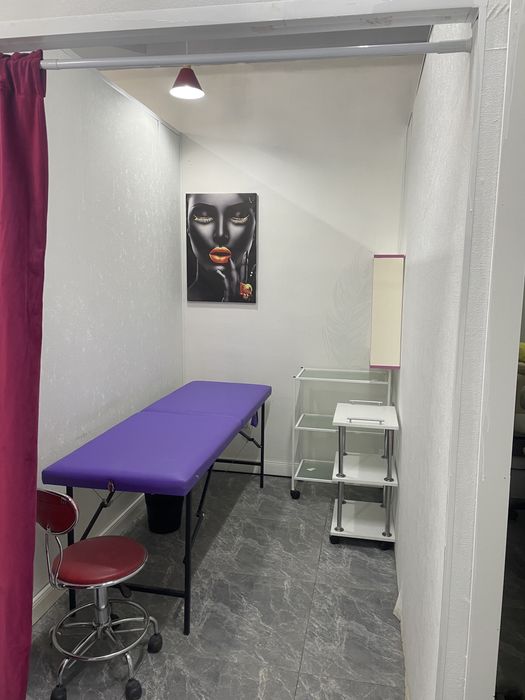 Сдам кушетку в салоне красоты