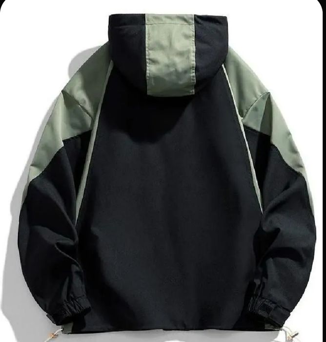 Продам ветровку мужскую