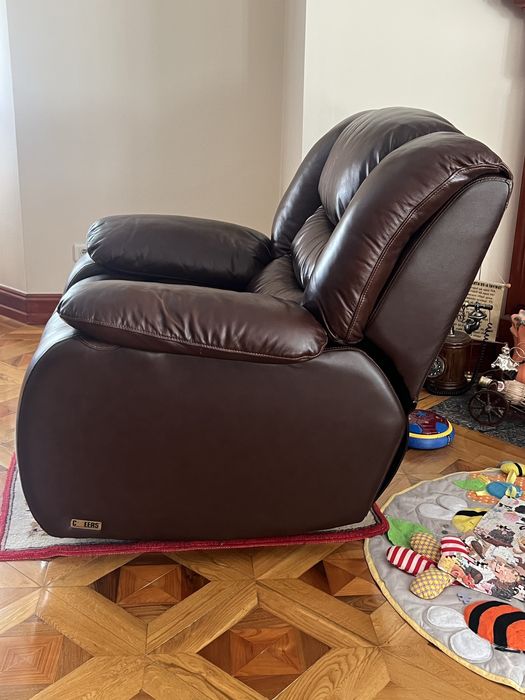Canapea 3 locuri extensibila + fotoliu relaxare balansoar – stare buna