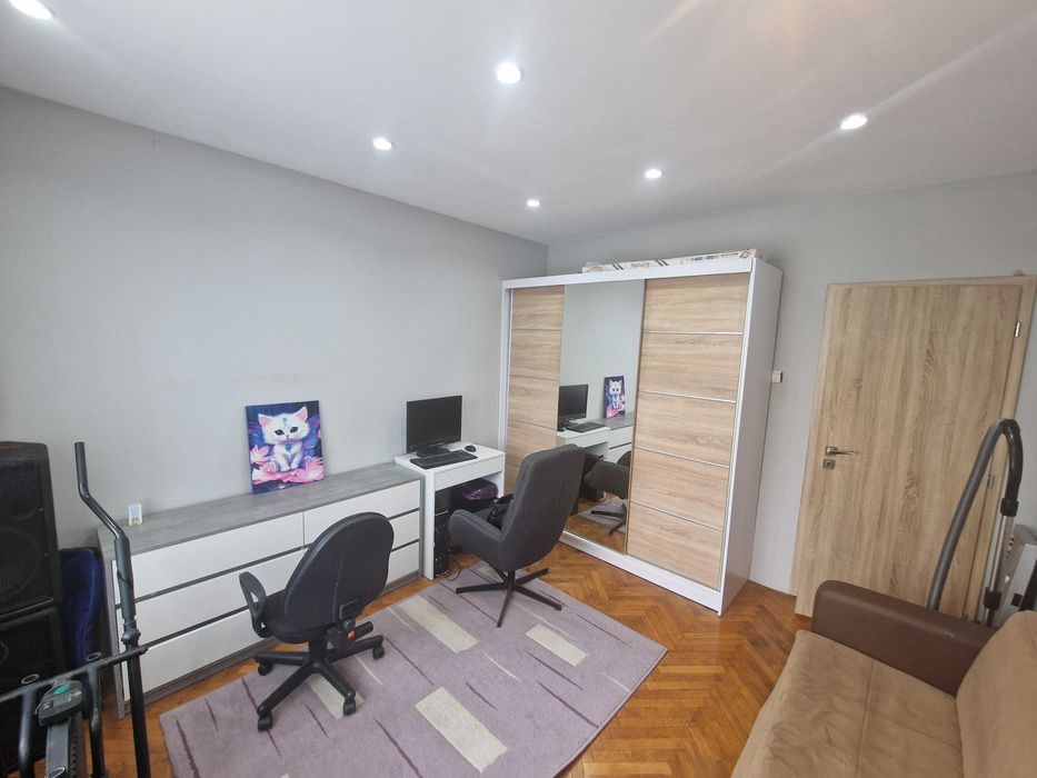 Продава се Многостаен апартамент в Благоевград, Освобождение - 115 кв.м за 1587 €/кв.м - Снимка #8