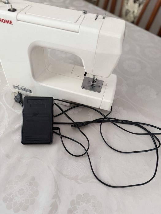 Швейная машина janome
