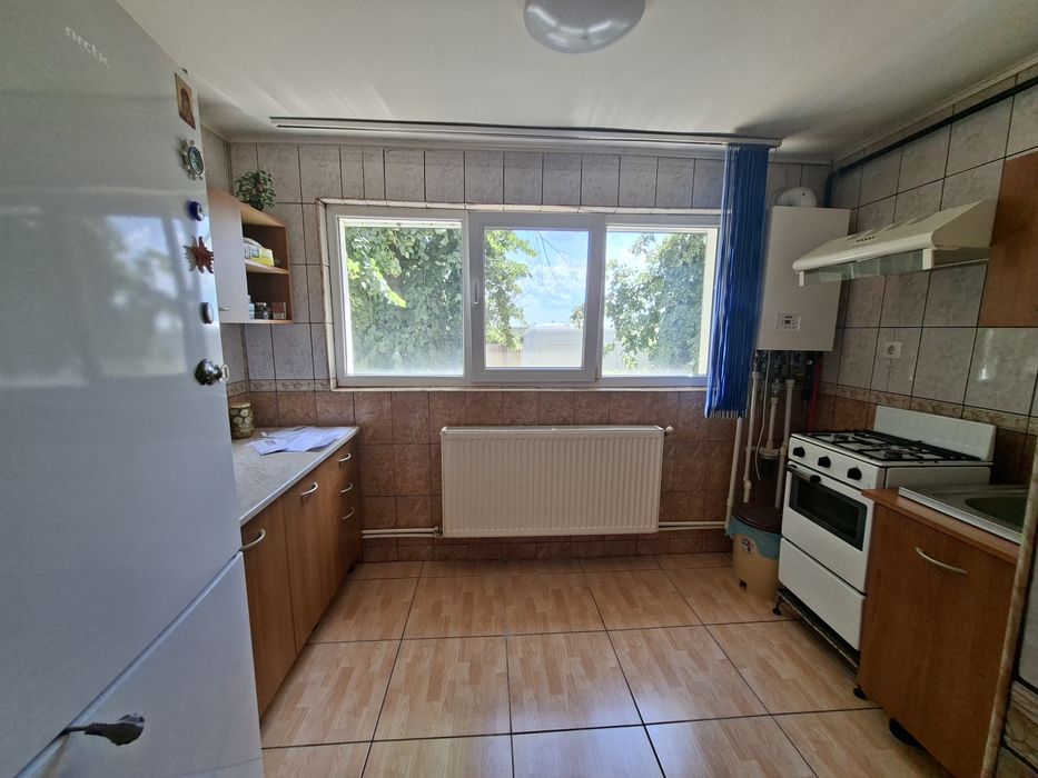 Închiriez Apartament 3 Camere Decomandat – Str. Văilor, Cart. Steaua, Slatina