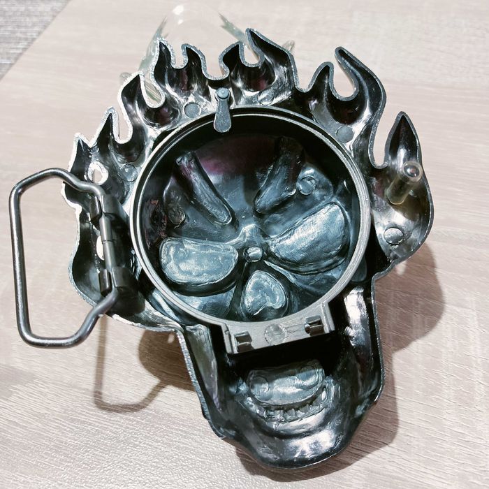 Метална катарама.