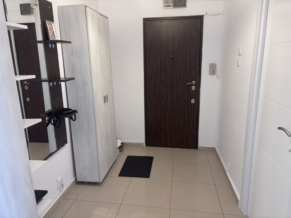 Inchiriez apartament 3 camere