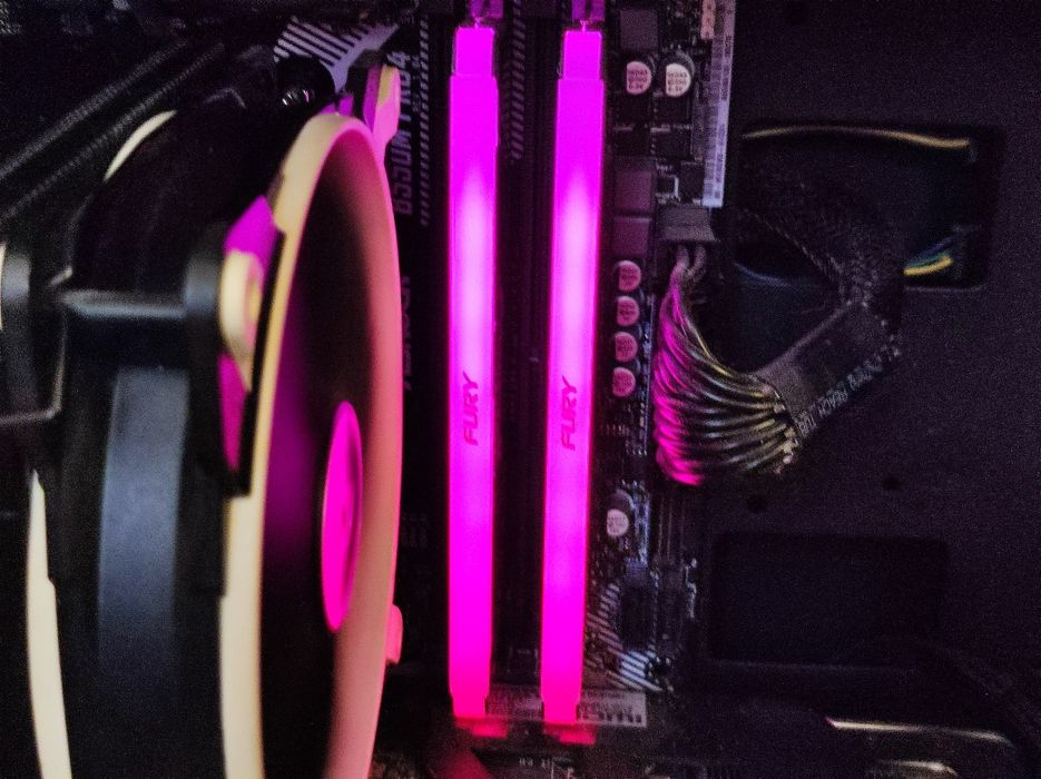 Ryzen 5700x3d + Asrock b550m pro4 + kingston fury 16gb + Artic freezer