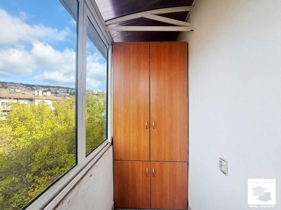 Продава се Четиристаен апартамент в Велико Търново, Център - 104 кв.м за 1616 €/кв.м - Снимка #17