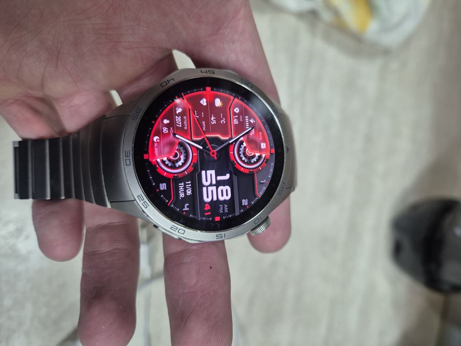 Продам часы Huawei