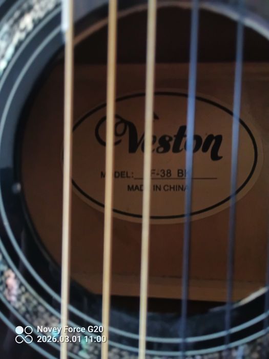 Veston gitara qora rangli aybi yoq ideal garantya bor