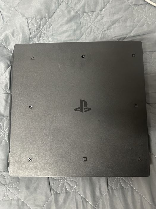 Продам PS4 Pro прошитую,  1 tb