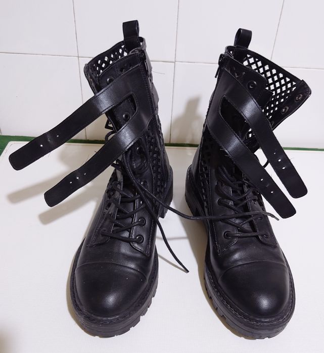 Ghete bocanci piele perforata STRADIVARIUS