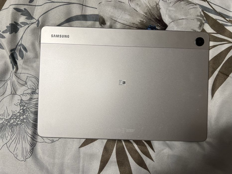 Продавам Samsung Galaxy Tab A9+