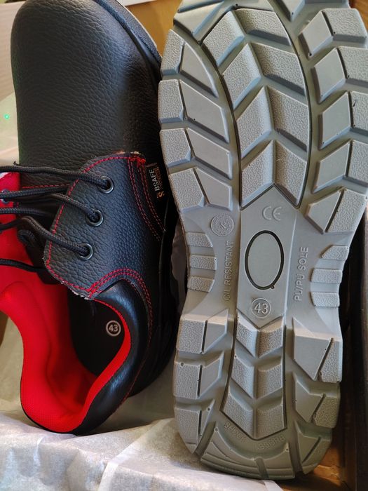 Работни обувки с бомбе