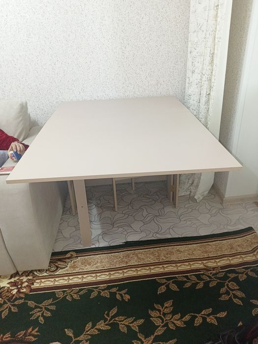 Срочно продам стол книга