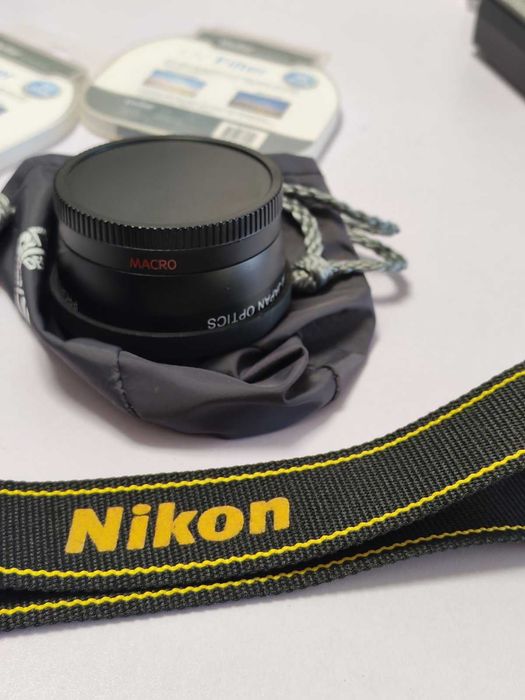 Пълен комплект Nikon D3400 с обектив, допълнителни лещи, филтри и аксесоари – Добро състояние!