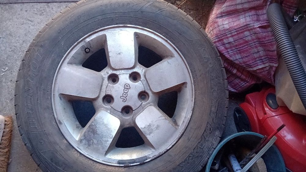Комплект гуми с джанти за Jeep