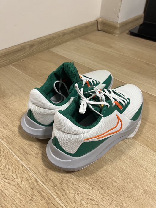 Маратонки nike 44 номер