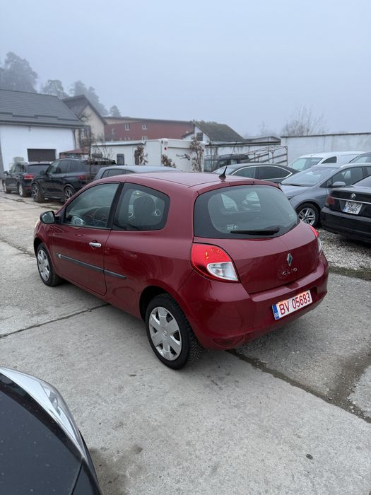 Inchiriez autoturism pentru livrari la domiciliu sau folosinta persona