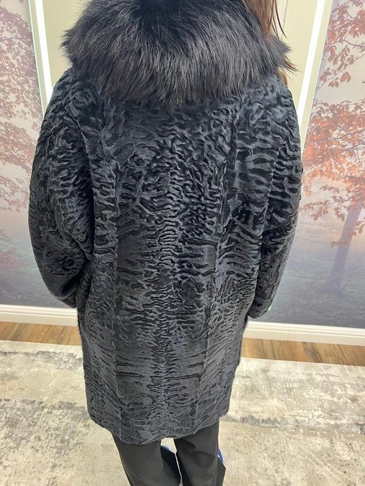 Продам шубу Yves Salomon