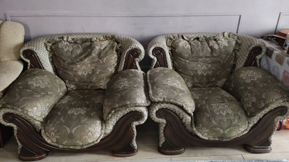 Отдам даром диван и кресла