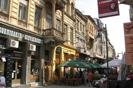 Pta.Unirii, Garsoniera - Centrul Istoric- de închiriat