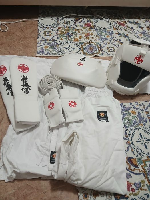 Кимано и полная экипировка для  Киокушинкай Кан-Каратэ