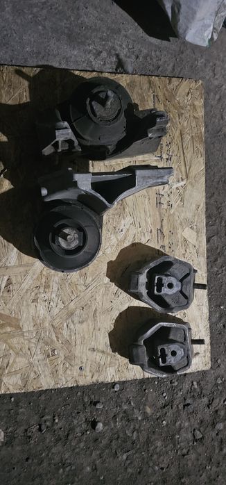 Продам подушки на ауди 100 с4 2.6