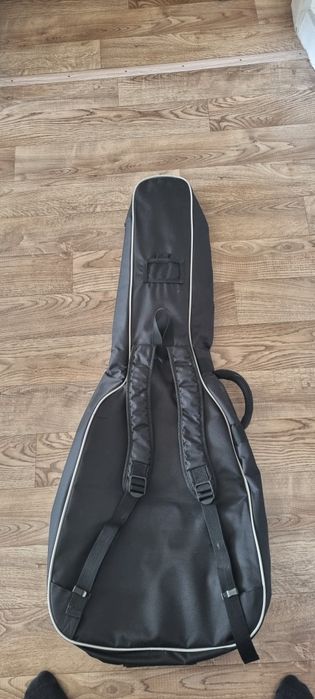 продается фирменный чехол для гитары GEWA