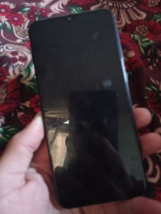 Samsung. A20 yili2020 sroshniy