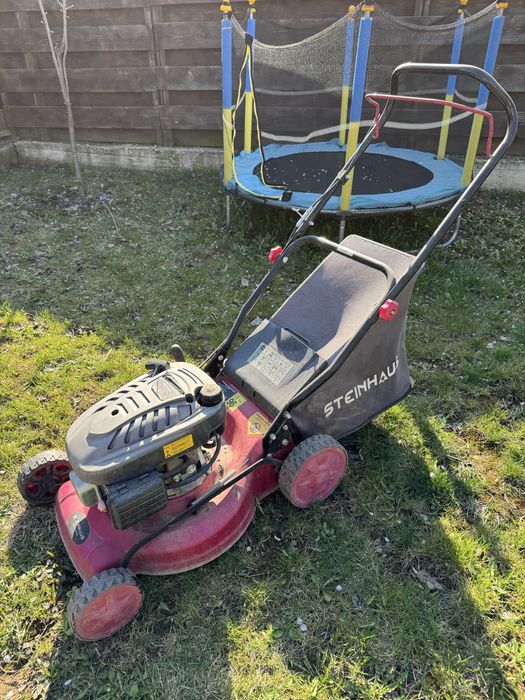 Mașină de tuns iarba pe benzină Steinhaus – pentru piese / reparat