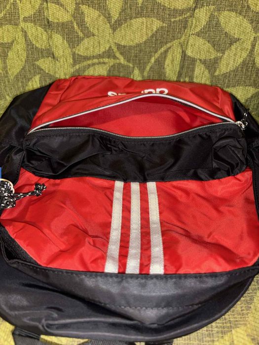 Раница тънка Hummel и нови раници на Adidas